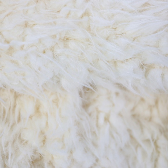 CREAM FAUX FUR JACKET - Picture 4 of 6